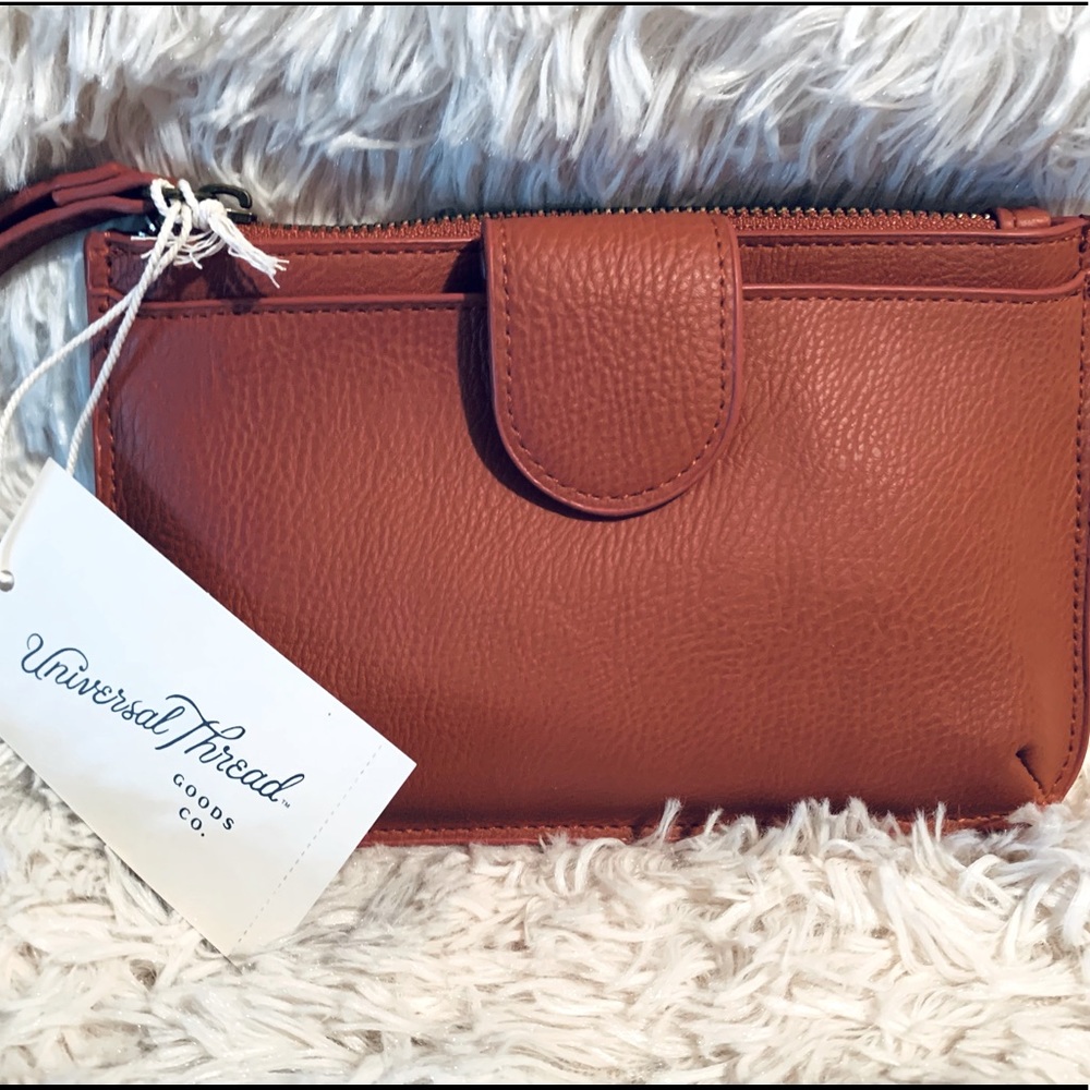 Universal Thread clutch wallet/pouch.